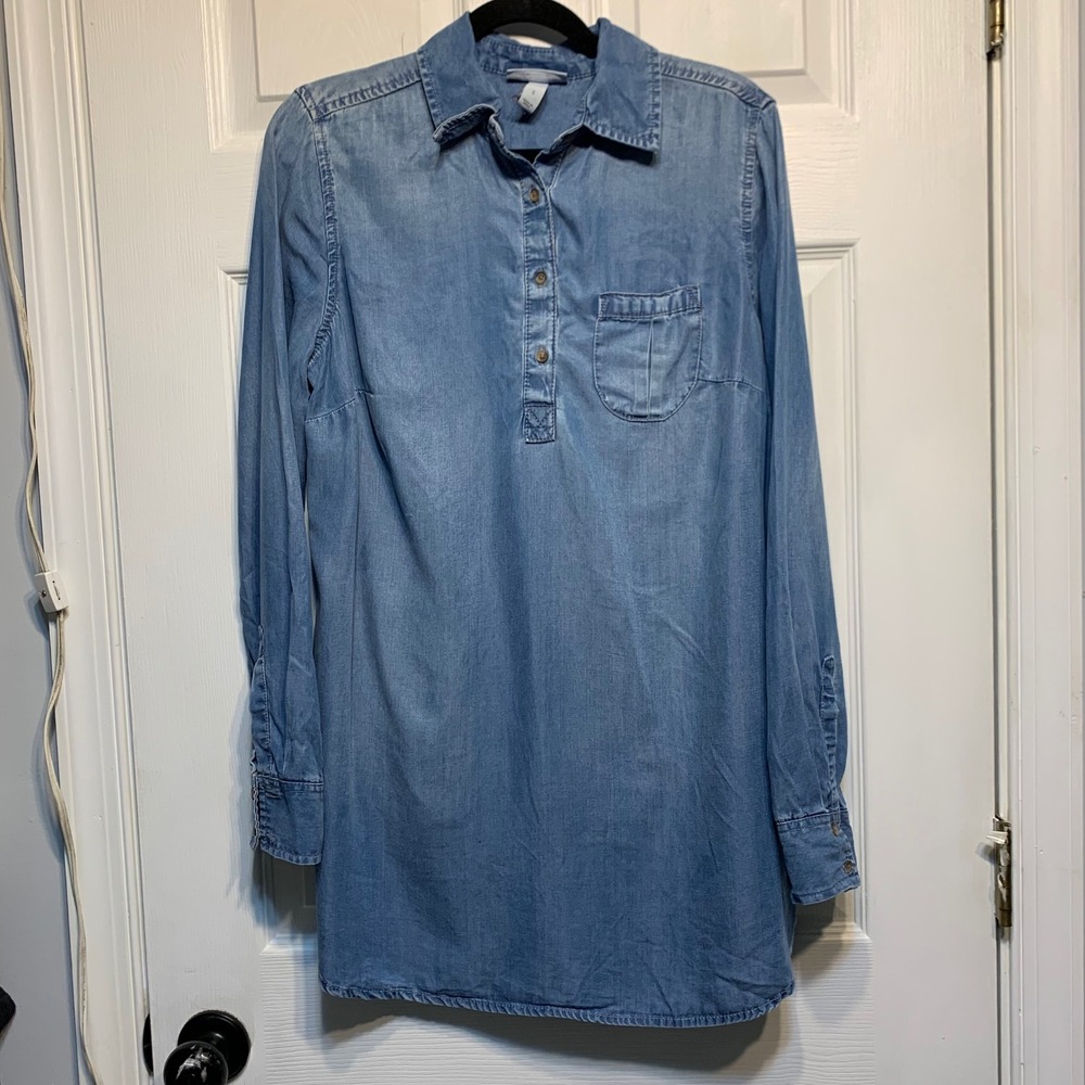 NWT Liz Lange Maternity Tunic Top S Blue Chambray Henley Long Sleeve Soft Casual